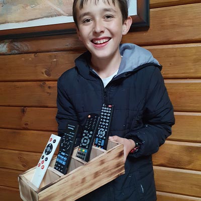 Jackie - Remote Holder
