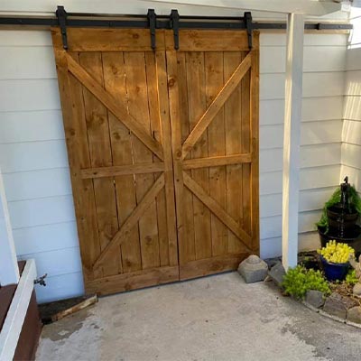 Laura - Barn Door