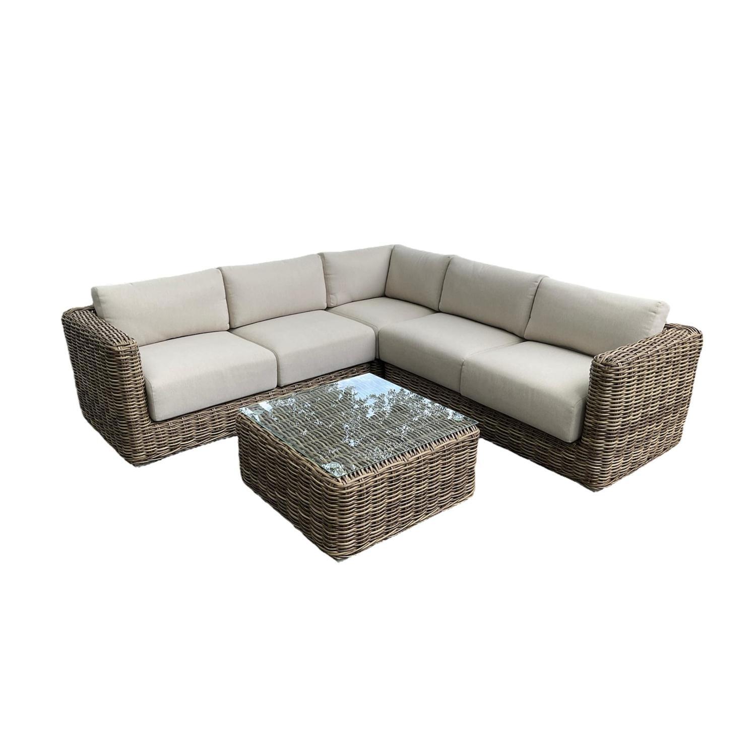 Outdoor Corner Lounge Setting