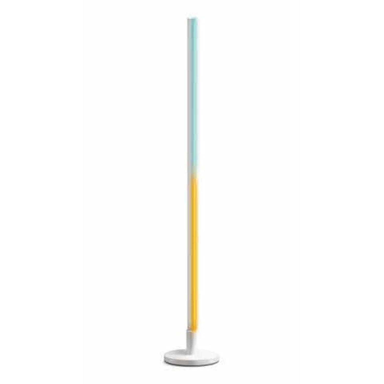 WiZ Floor Lamp