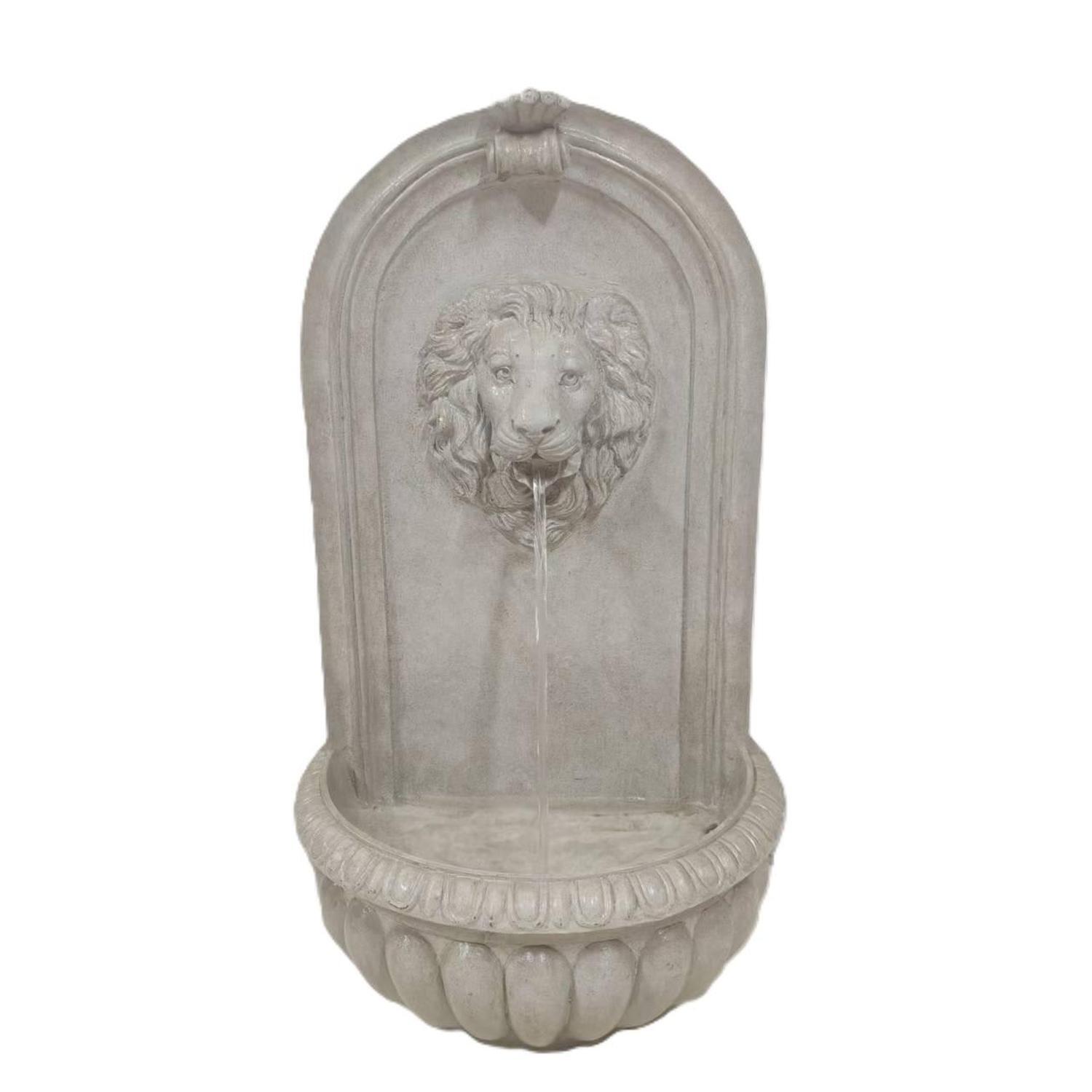 Lion Water Feature H: 715mm, W: 400mm, D: 335mm