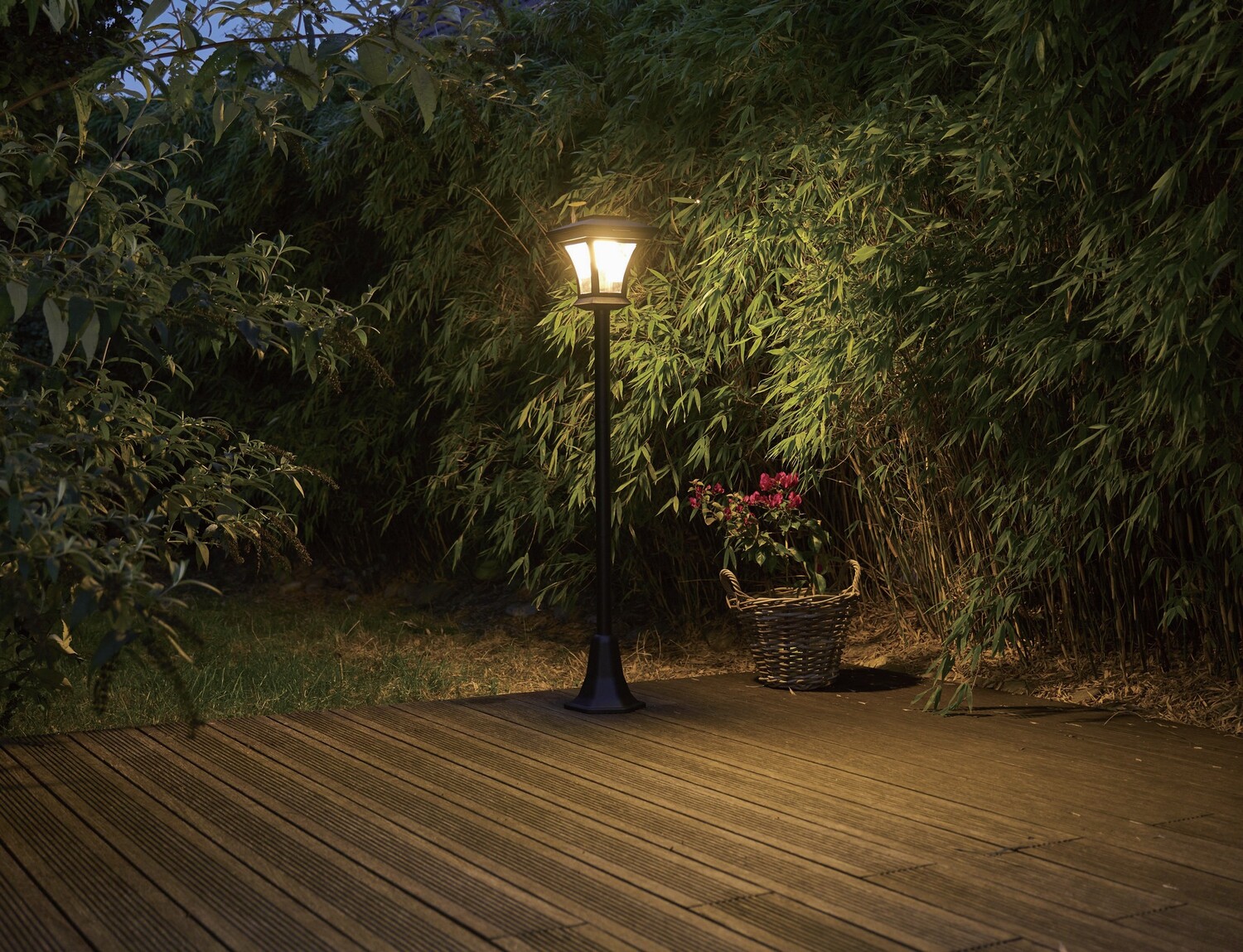 Solar Lamp Post 1.2m Warm White