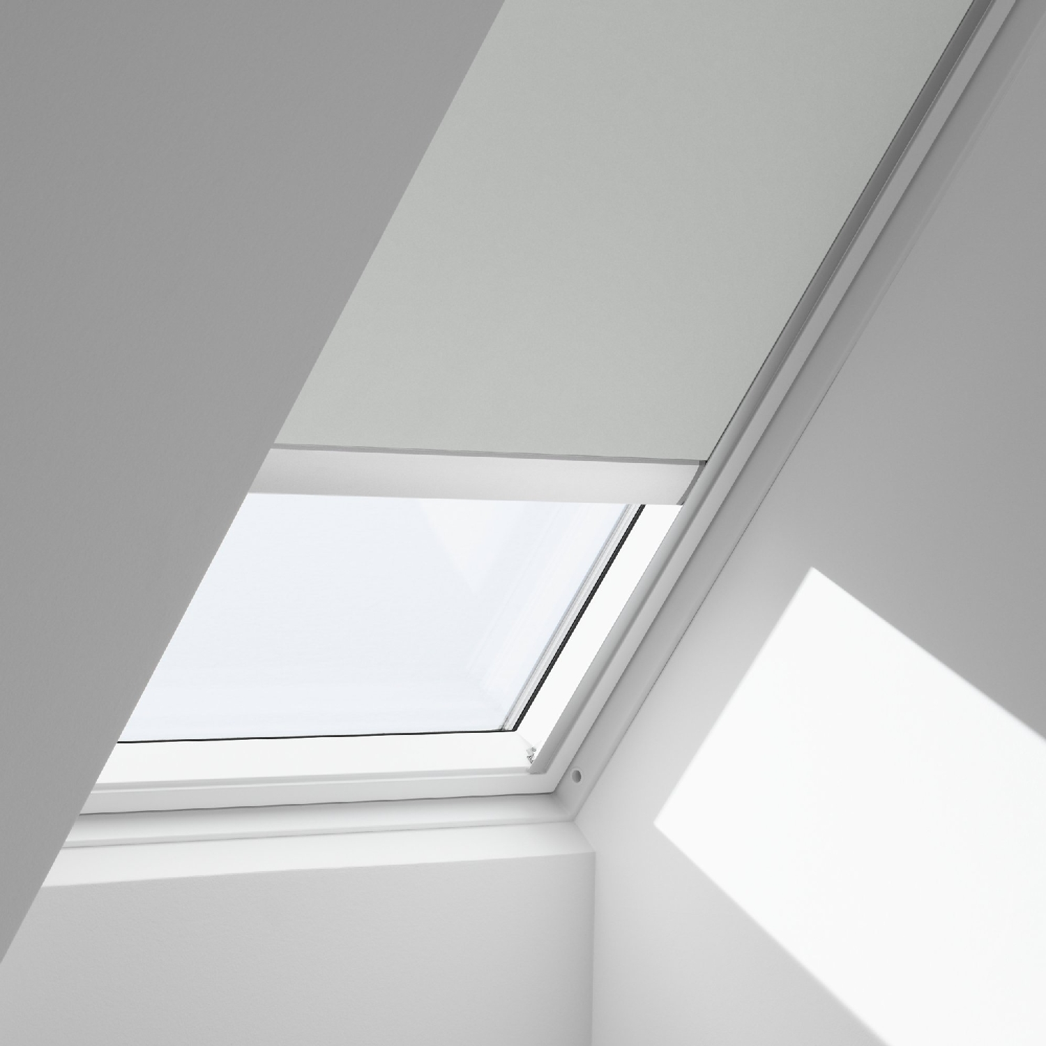 Manual Blackout Blind for Roof Window